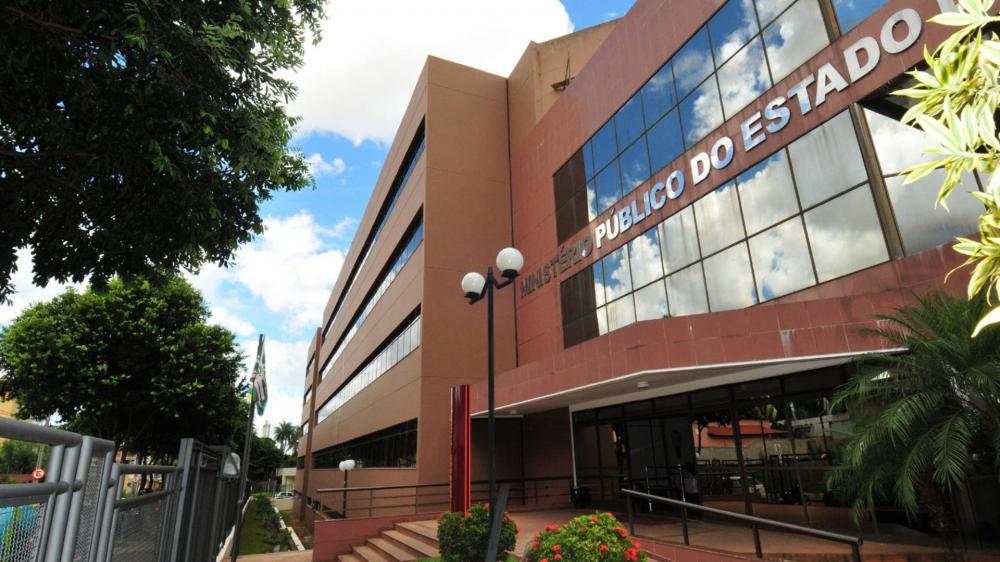 MP e TJ de Goiás mantêm pagamentos acima do teto