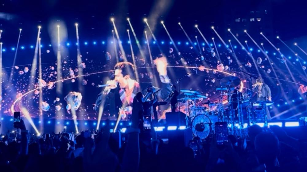 Luan Santana reúne mais de 30 mil pessoas em show em Goiânia