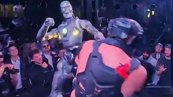 Robô de 90kg derruba humano com nocaute durante luta nos EUA