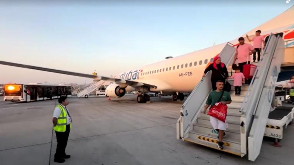 Passageiros de voo desviado chegam a Israel após ataque na cabine