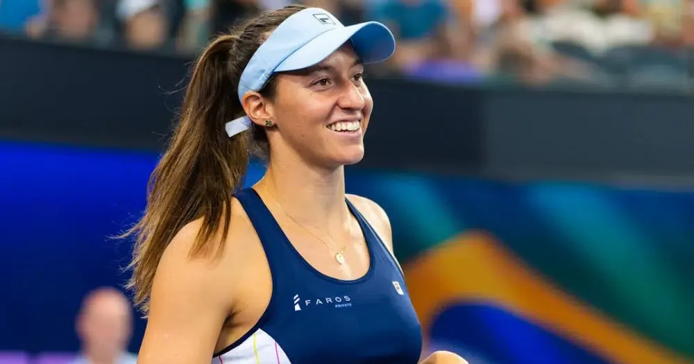 Luisa Stefani embala na China e se aproxima do topo mundial nas duplas
