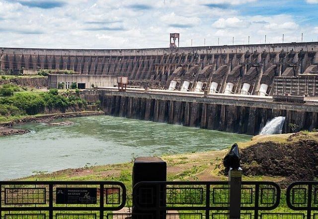 EUA fecham acordo para usar energia de Itaipu em projeto de IA